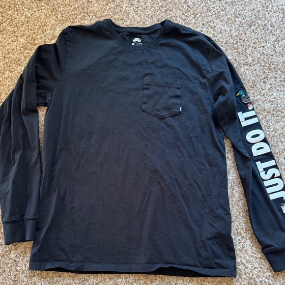 Women’s Nike SB Just Do It Black Ducktail Longsleeve Shirt Size Large - Picture 1 of 6